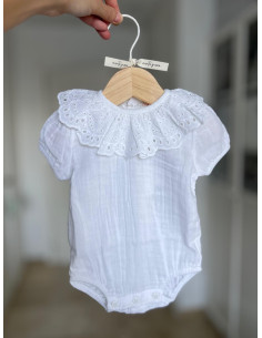 Pelele cuello bordado