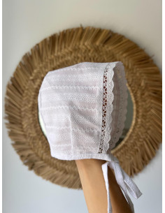 Capota bordada puntilla