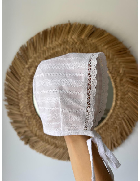 Capota bordada puntilla