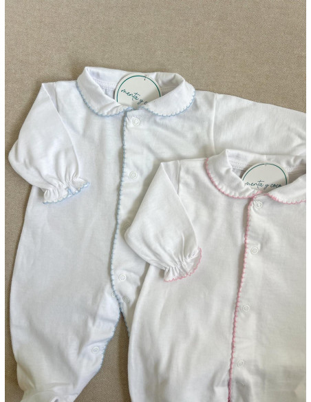 Pijama con puntilla
