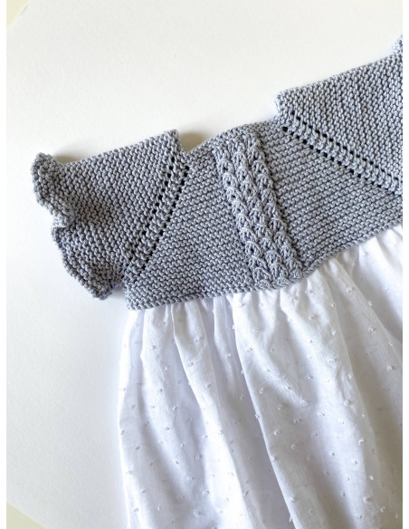 Faldón con ochos y volante