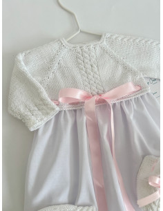 Faldón con lazo y tira bordada 2