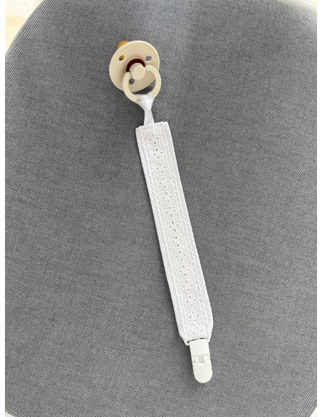 Chupetero con entredós