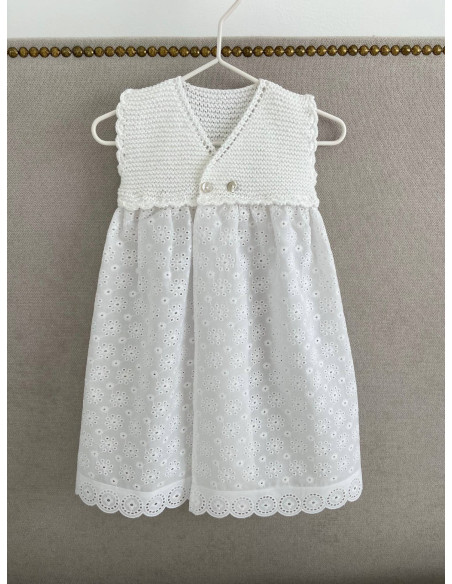 Faldón MER con batista y tira bordada