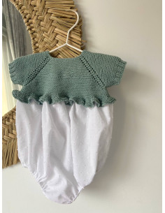 Pelele combinado con volante en el cuerpo