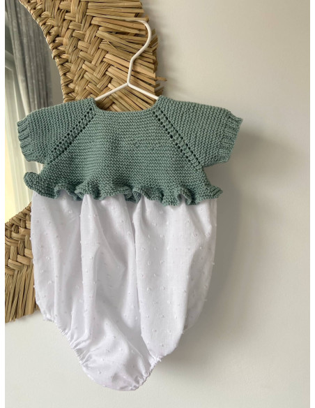 Pelele combinado con volante en el cuerpo