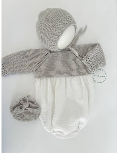 Pelele combinado con ochos en la manga