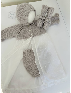 Faldón con trenzas y tira bordada 2