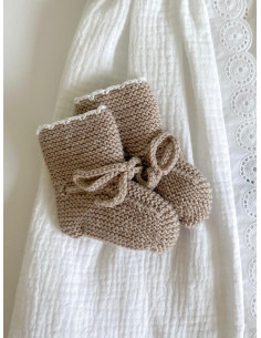 Patucos de bota con puntilla