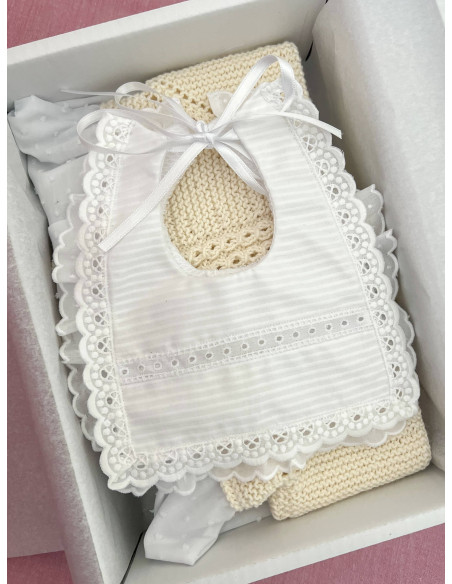 Babero entredós calados