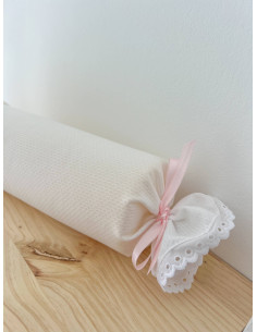 Cojín antivuelco con tira bordada 2