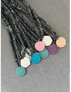 Colgante con medallita Bristol