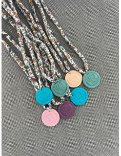 Colgante con medallita Greta