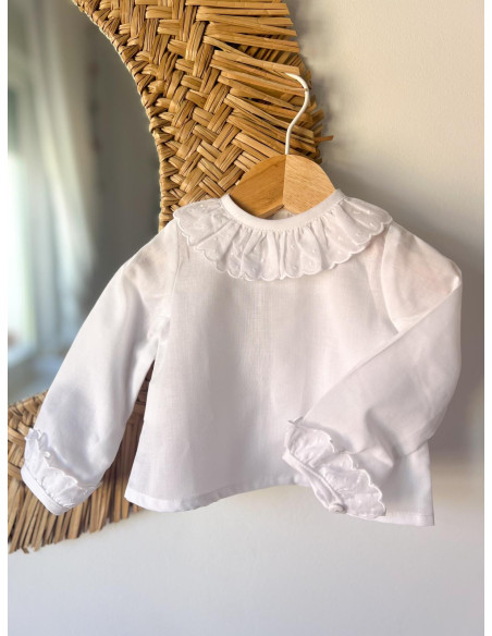 Camisa cuello y manga tira bordada