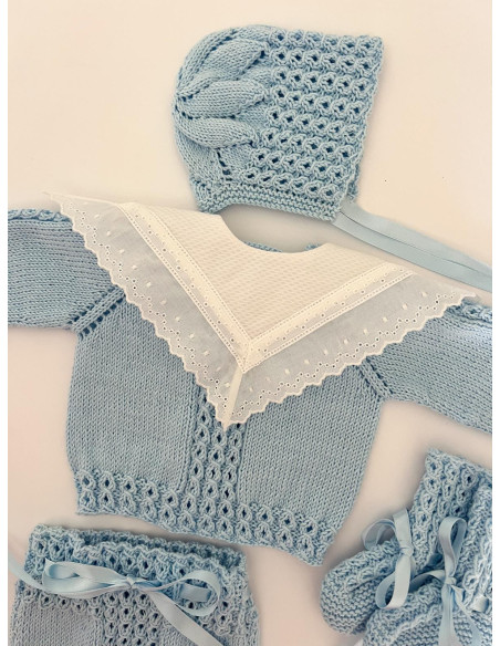 Babero entredós picos