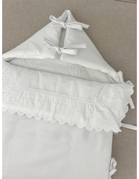 Saco piqué con relleno extraíble tira bordada picos