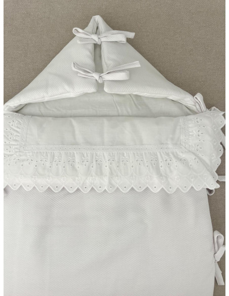 Saco piqué con relleno extraíble tira bordada picos