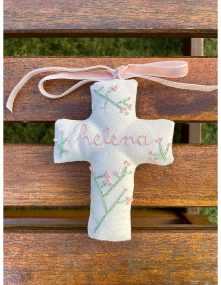 Cruz bordada rosa bebé